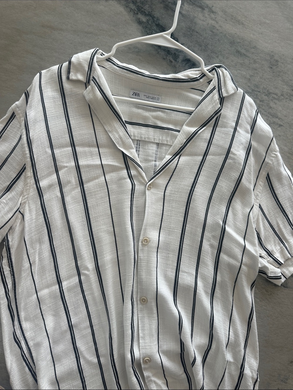 ZARA White Button-Up Shirt with Black Stripe Detail - Picture 3 of 3